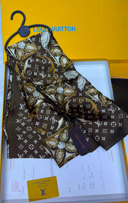 Silk scarf 

40 dhs🇦🇪  
no box

60 dhs🇦🇪 with box

Zain93
♥️♥️♥️
