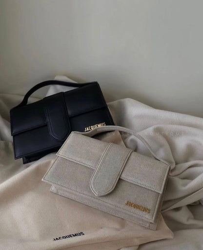 Jacquemus
110 dhs🪙🌨️
size：22CM
Good quality 

with box
🎁🎁🎁

Zain35
♥️♥️♥️