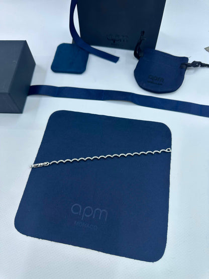 Apm ❤️‍🔥*
Bracelet 🔥
good quality 💯
With normal boxes 🗃️ 
40 dhs✅

With master box 📦 
55 dhs✅

Zain216
♥️♥️♥️