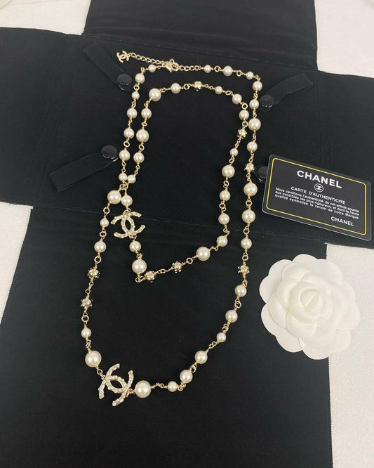 CHANEL ⭐
NECKLACE
140 DHS💓✨💫
 WITH BOX AND PAPER BAG🛍️🎁

Zain89
♥️♥️♥️