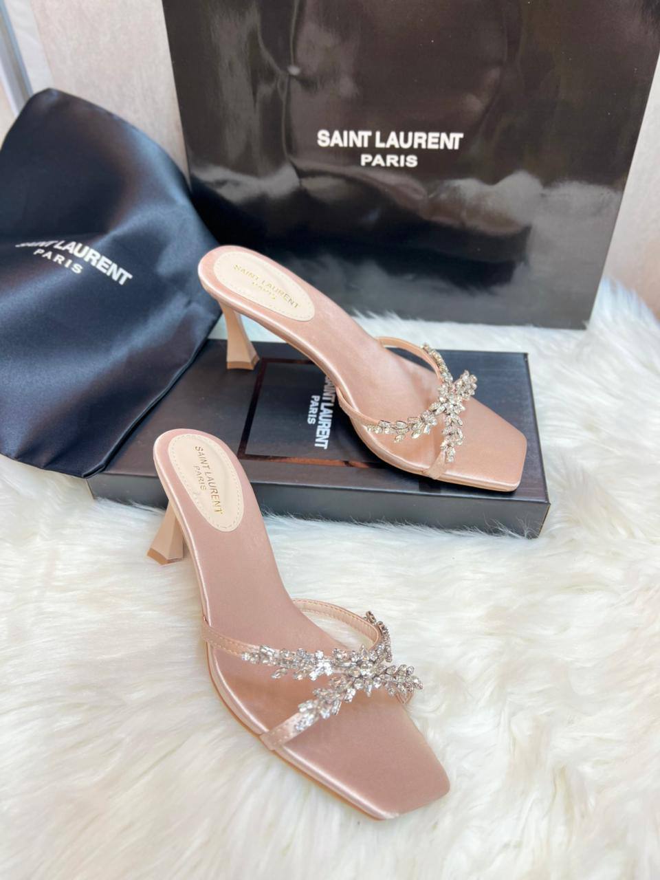 YSL 
Size 36-41  
140 dhs✅

Zain88
♥️♥️♥️