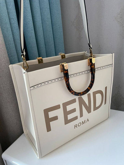 Fendi

95 dhs🇦🇪🇦🇪

33 cm

Zain219
♥️♥️♥️