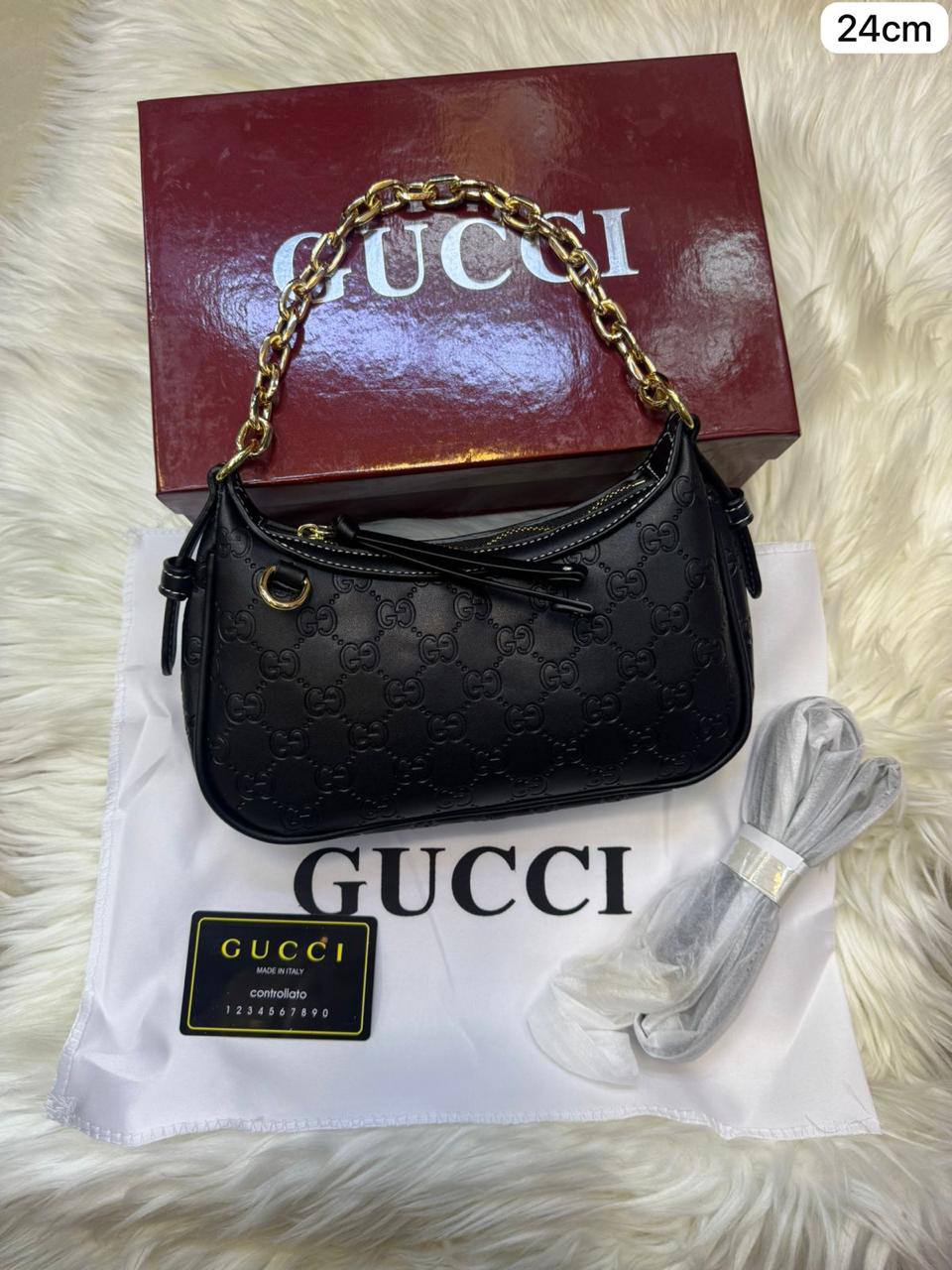 🍒 Coach / Gucci 

1️⃣ First quality +🎁

Size : 24 * 15 * 7 cm

85 dhs🇦🇪🇦🇪

 with box 🎁

Zain115
♥️♥️♥️