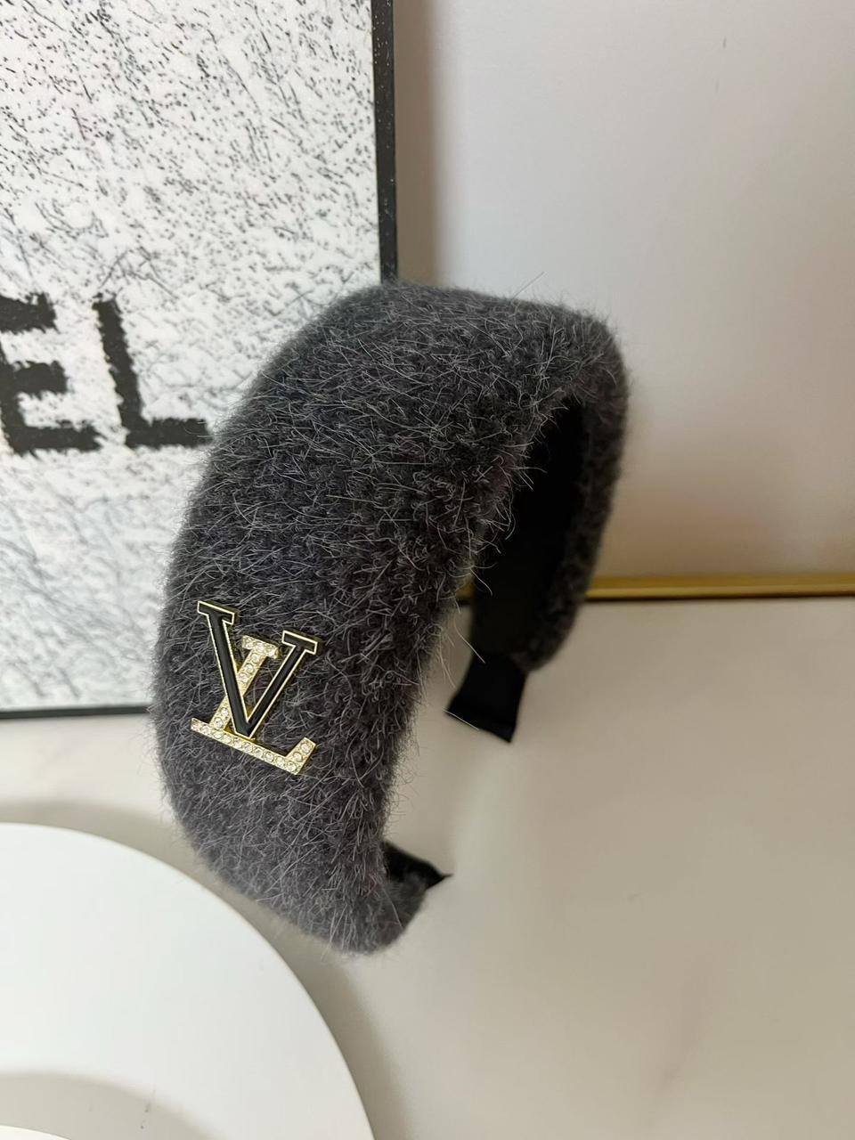Headband 🔥*
good quality 💯

With paper bag 🛍️
20 dhs🪙🌨️
With master box 🗃️ 
40 dhs🪙🌨️

Zain216
♥️♥️♥️