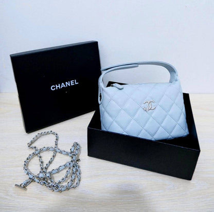 Chanel

95 dhs❤️

with box
🎁🎁🎁

size 21cm

Zain26
♥️♥️♥️