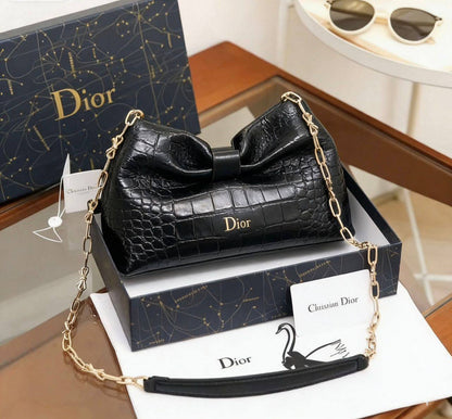 Dior
100 dhs✅
Good-quality 

with box🎁🎁🎁

Zain35
♥️♥️♥️