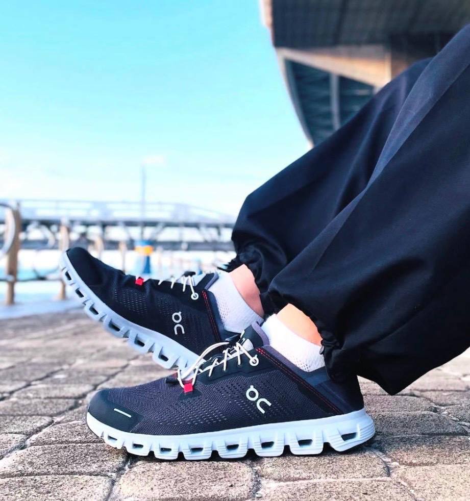 On Running Cloud 6 Coast mita Magnet Sand ，
Size 36-45  ，
210 dhs🪙🌨️

Zain18
♥️♥️♥️♥️