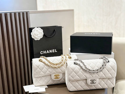 CHANEL
Master🌺🌺🌺
WITH DOUBLE BOX 
240 dhs💓
(Caviar)

Zain39
♥️♥️♥️