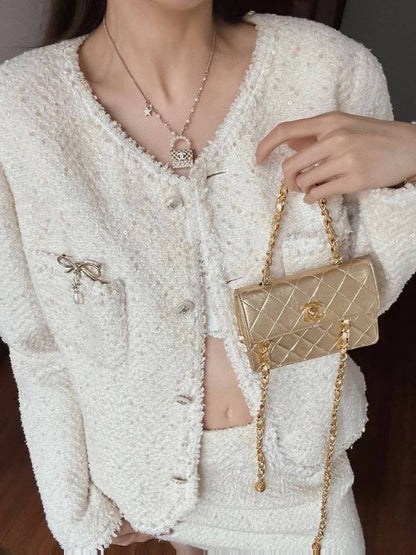 CHANEL ❤️‍🔥*
Necklace 
Master quality 💯
With normal boxes 🗃️ 
85 dhs✅
With master box 🗃️ 
120 dhs✅

Zain216
♥️♥️♥️