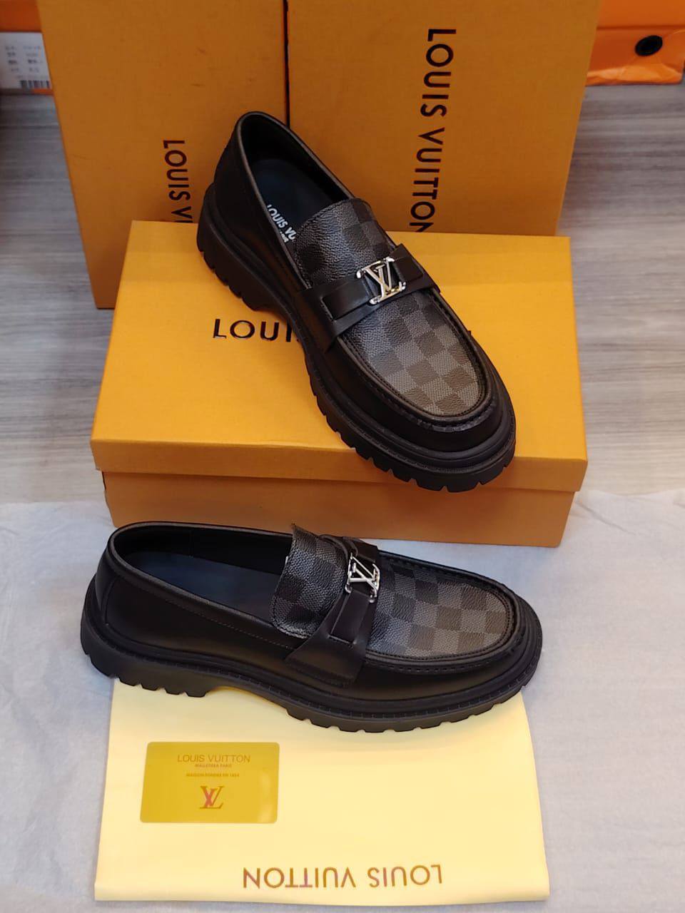 Dior   Prada   Gucci Valentino Lv

 Good Quality, New Arrived 

Size 40To 45
180 dhs🪙🌺

Zain120
♥️♥️♥️