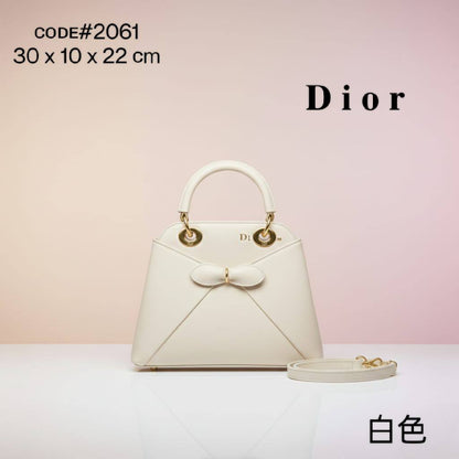 CHRISTIAN DIOR
ᴄɪɢᴀʟᴇ sɪɢɴᴀᴛᴜʀᴇ ʙᴏᴡ
ᴡɪᴛʜ ʟᴏɴɢ ʙᴇʟᴛ sᴛʀᴀᴘ
ɢᴏʟᴅ ʜᴀʀᴅᴡᴀʀᴇ
sɪᴢᴇ : 30 cm

75 dhs💓

Zain31
♥️♥️♥️