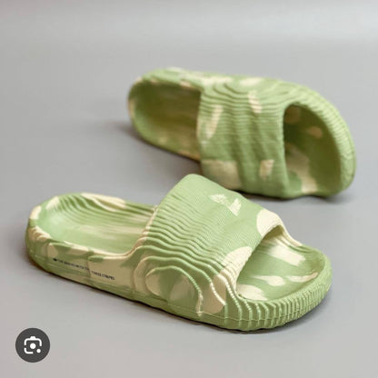 Slippers
60 dhs✅
Size 36 to. 46

Zain27
♥️♥️♥️