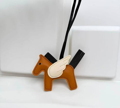 Hermes Horse Bag Charm 🔥
15 dhs✅

Zain243
♥️♥️♥️