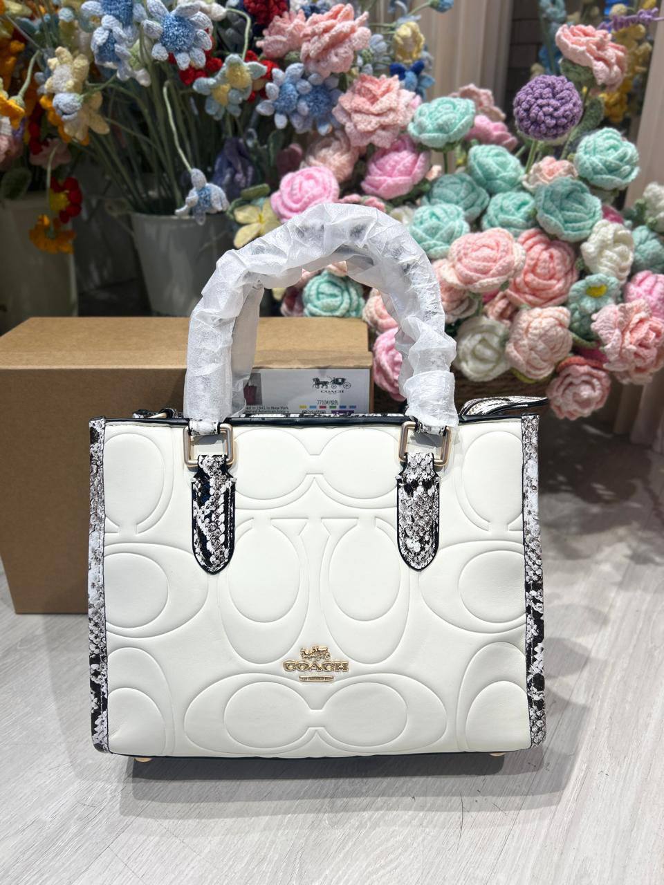 COACH 
24cm 
with box
🎁🎁🎁

110 dhs🇦🇪

Zain44
♥️♥️♥️