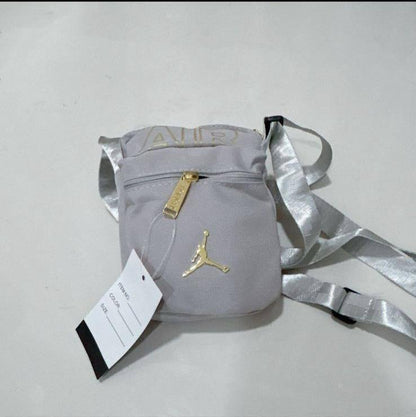 AIR Bag
20 cm
30 dhs🇦🇪🇦🇪

Zain17
♥️♥️♥️