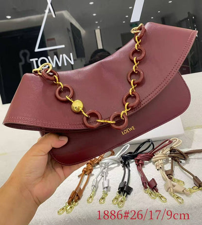 LOEWE 

120 dhs🪙

With box
🎁🎁🎁

Zain90
♥️♥️♥️