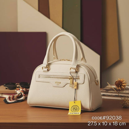 FENDI  ᴢᴜᴄᴄᴀ ᴛᴏᴘ ʜᴀɴᴅ
ғғ ᴊᴀᴄǫᴜᴀʀᴅ ᴄᴀɴᴠᴀs  ᴀɴᴅ 
ᴍᴀᴛᴛᴇ ʟᴇᴀᴛʜᴇʀ ᴍᴀᴛᴇʀɪᴀʟ
ɢᴏʟᴅ ʜᴀʀᴅᴡᴀʀᴇ
ᴡɪᴛʜ ʟᴏɴɢ ʙᴇʟᴛ sᴛʀᴀᴘ
sɪᴢᴇ : 28 cm

70 dhs🇦🇪

Zain31
♥️♥️♥️