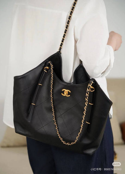 CHANEL 

COPY ONE 

NEW CAME 

170 dhs🇦🇪🇦🇪

Zain39
♥️♥️♥️