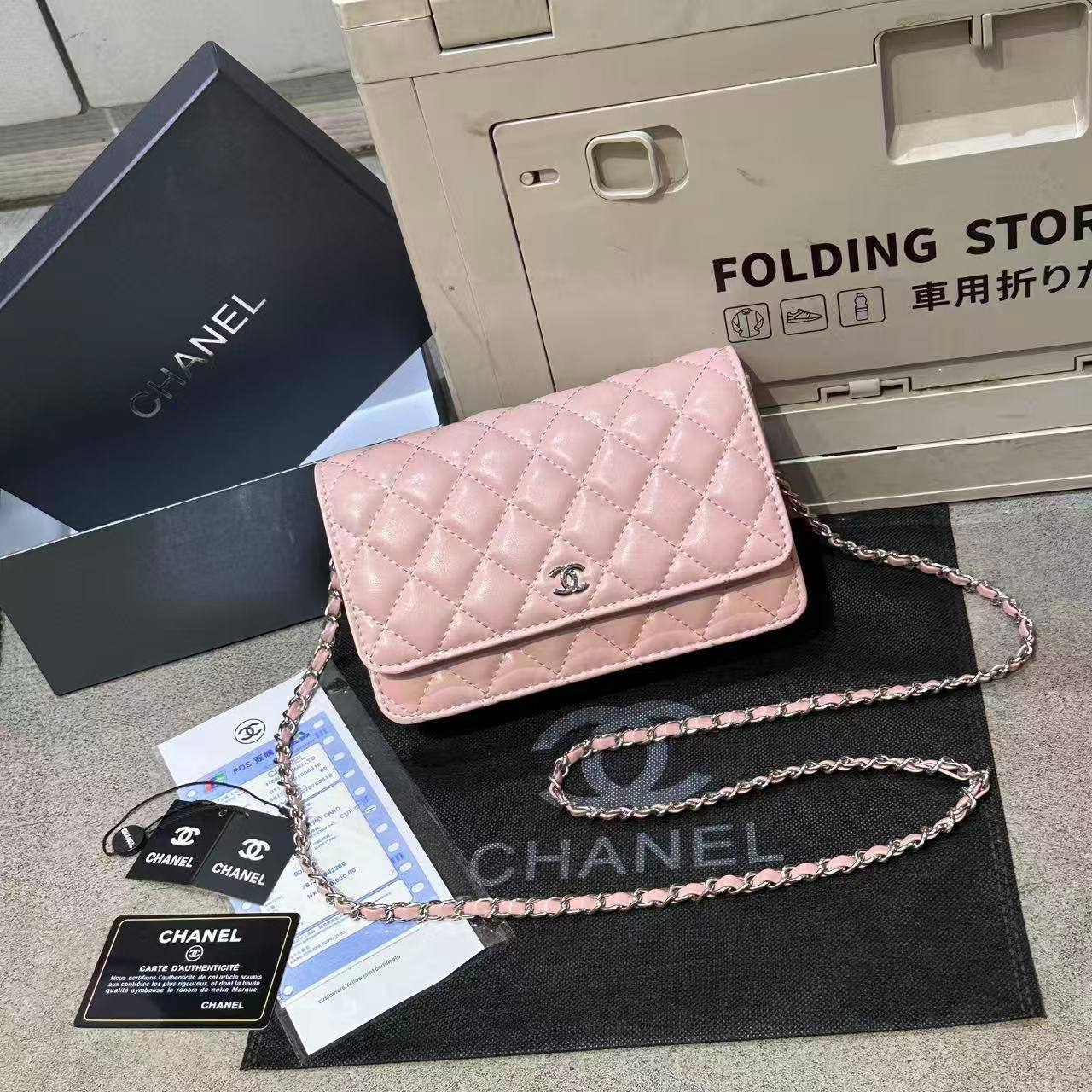 Chanel
withbox 
95 dhs🇦🇪🇦🇪

Zain143
♥️♥️♥️