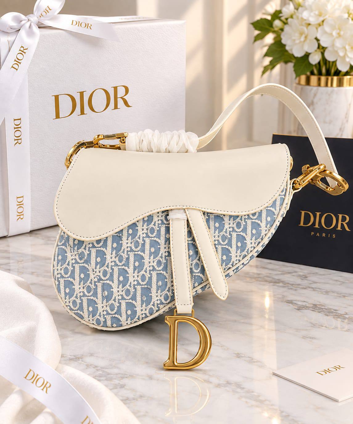 Dior Sadle Bag
25Cm 

With Box
300 dhs🇦🇪🇦🇪

Zain131
♥️♥️♥️