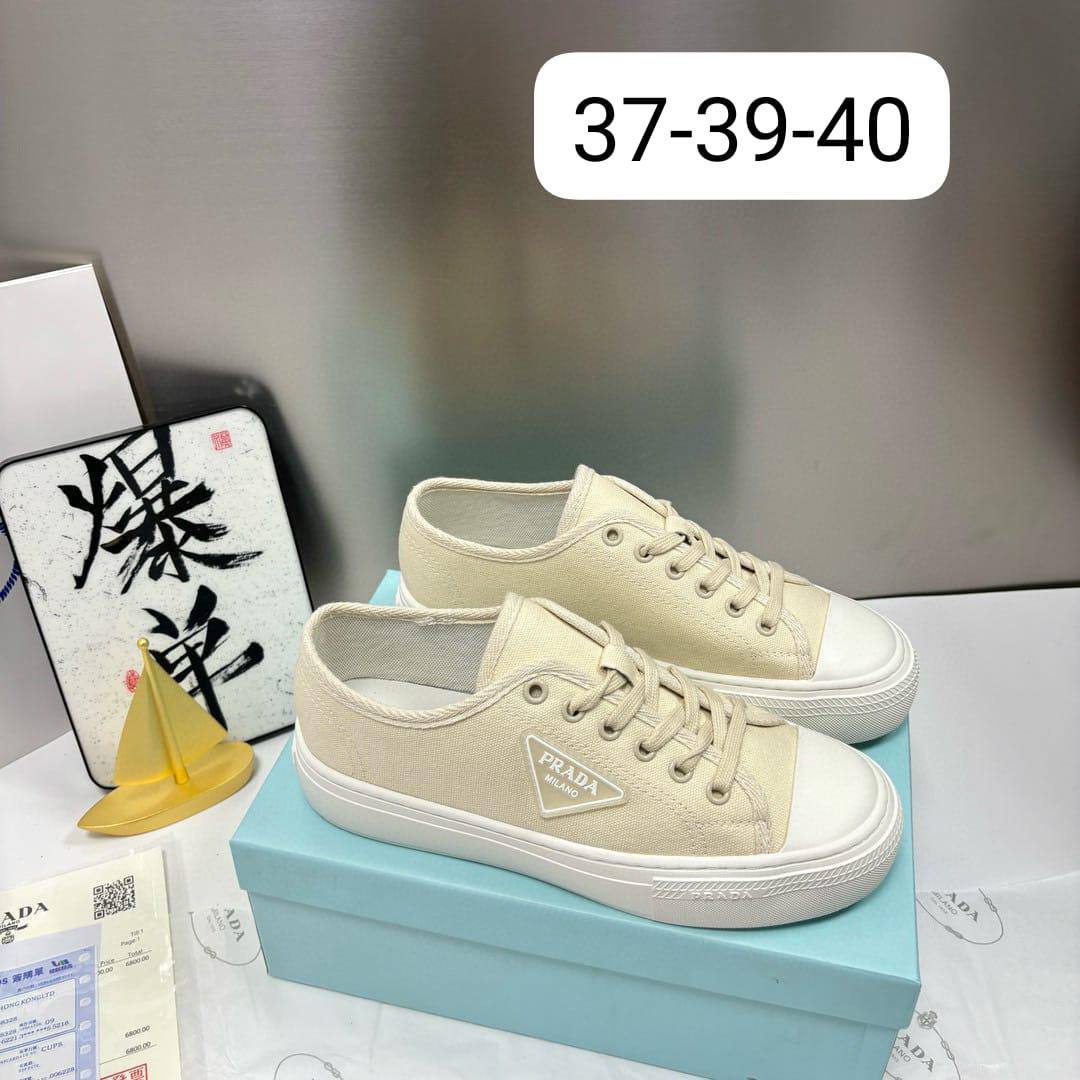 PRADA SHOES 
GOOD QUALITY 
105 dhs🪙🌺

Zain40
♥️♥️♥️