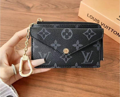 LV

AVAILABLE 

WALLAT 

WITH BOX 🎁 

50 dhs🇦🇪🇦🇪🇦🇪

Zain169
♥️♥️♥️
