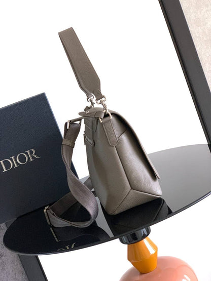NEW COLLECTION👌🏻
DIOR BAG❤‍🔥
SUPER MASTER Quality👑With Original Packaging👌🏻
For Price 👇 WhatsApp✅
0568585901 
0507557372
0552275751 Owner Zain 👌

Zain329
♥️♥️♥️