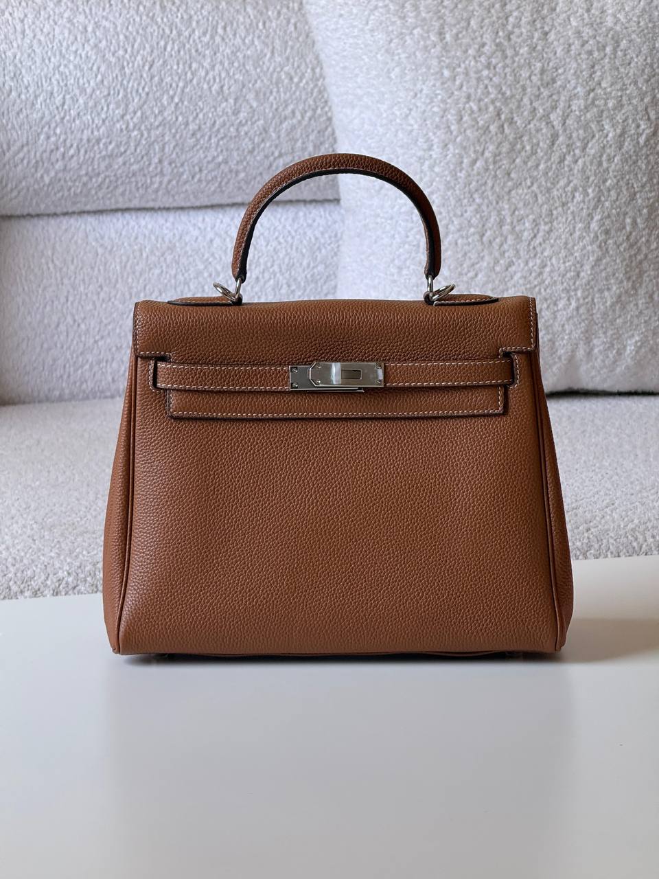 Hermes
kelly 28cm💥Master quality ✅with box📦
470 dhs✅

Zain52
♥️♥️♥️