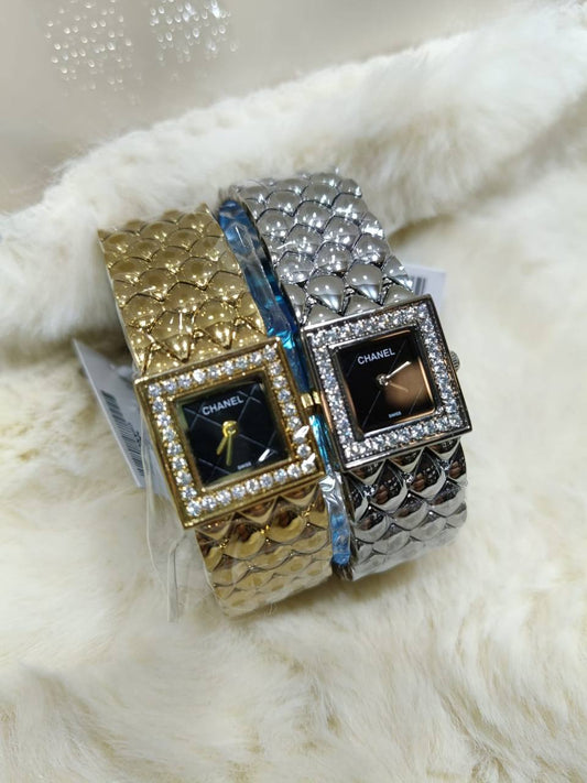 Chanel
Master
320 dhs✅

Zain264
♥️♥️♥️