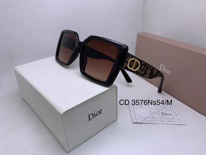 Ladies sunglasses 
70 dhs🇦🇪🇦🇪

Zain126
♥️♥️♥️