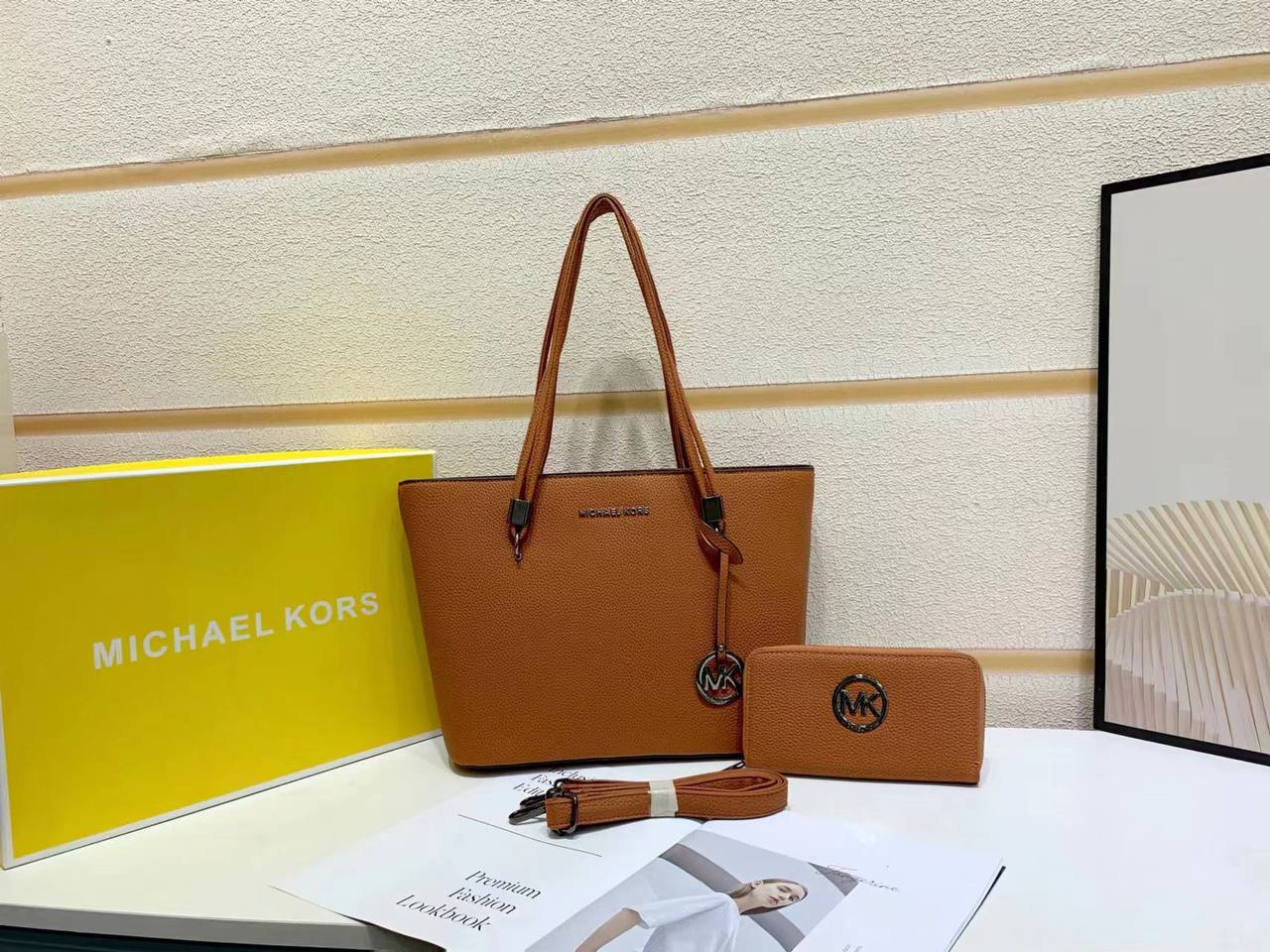 MK

100dhs🇦🇪

 high quality  

42cm

Zain26
♥️♥️♥️
