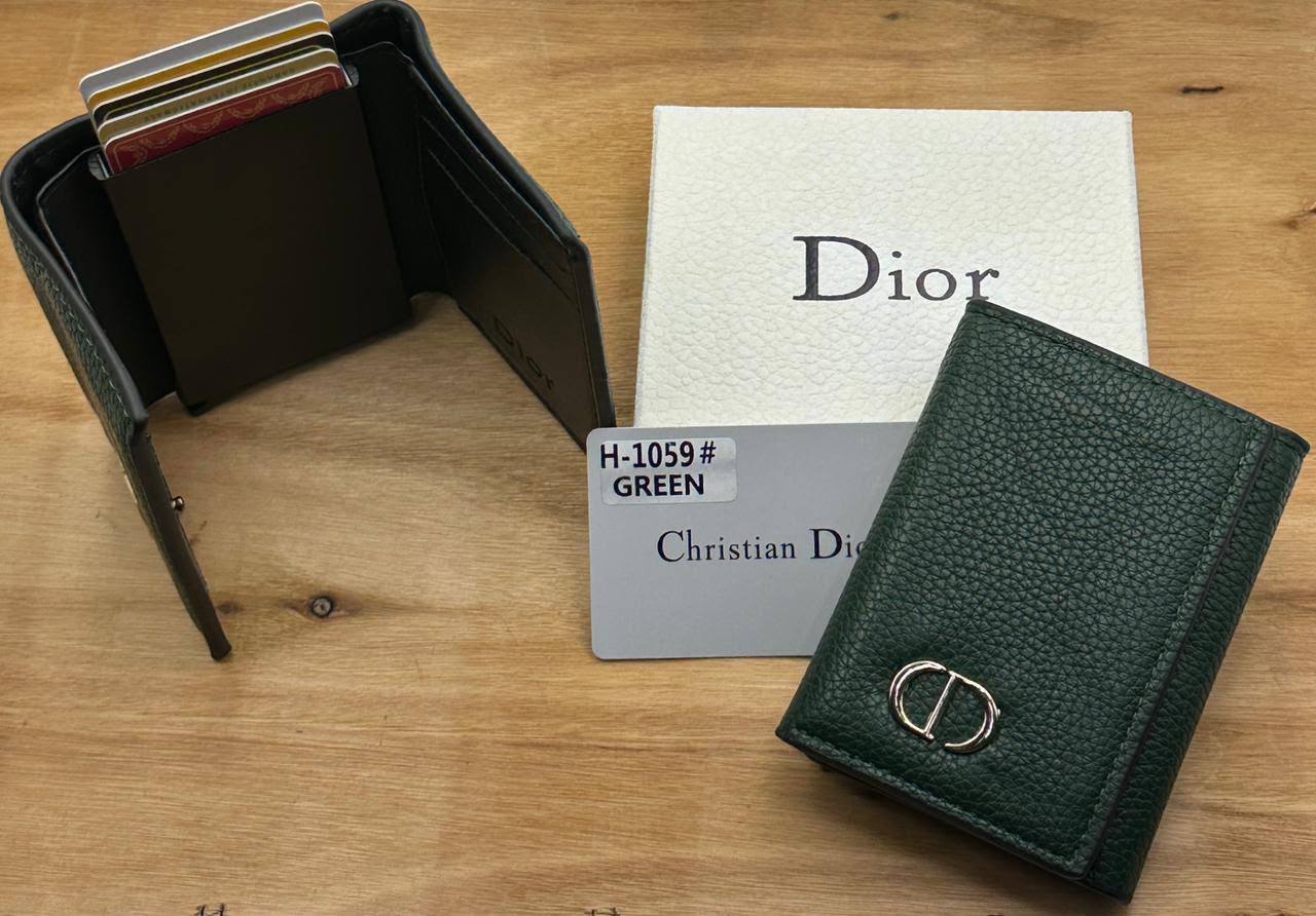 Wallets
60 dhs🇦🇪🇦🇪

Zain182
♥️♥️♥️