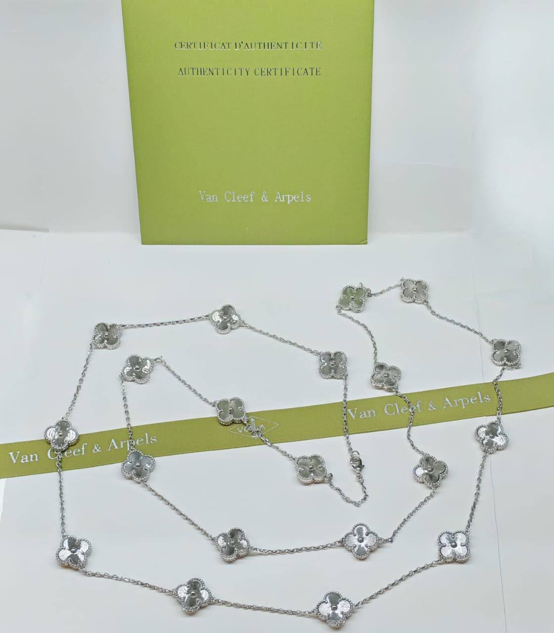 Vca long necklace

180 dhs

Zain122
♥️♥️♥️