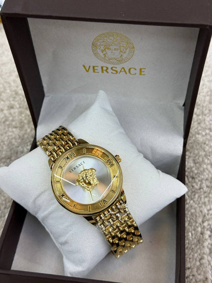 VERSACE🆕 LADIES 
GOOD QUALITY 💯
60 dhs🪙💕

Zain133
♥️♥️♥️