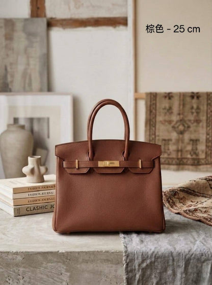 HERMES ʙɪʀᴋɪɴs
ᴛᴏɢᴏ ʟᴇᴀᴛʜᴇʀ ᴍᴀᴛᴇʀɪᴀʟ
ɢᴏʟᴅ ʜᴀʀᴅᴡᴀʀᴇ
ᴡɪᴛʜ ʟᴏɴɢ ʙᴇʟᴛ sᴛʀᴀᴘ
sɪᴢᴇ : 25 cm

110 dhs✅

Zain31
♥️♥️♥️