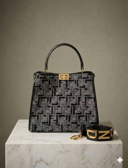 FENDI Peekaboo Bag
In Zucca Jacquard
Canvas Material
With Belt strap Gold Logo
No BOX
Size : 30 cm

100 dhs🇦🇪🇦🇪

Zain239
♥️♥️♥️