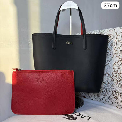 🐊 LACOSTE 2 Face
1⃣️First quality 
Medium Size: 37 * 24.5 cm
75 dhs✅

Zain115
♥️♥️