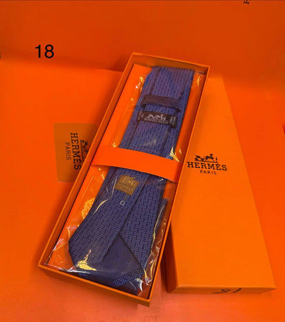 Hermes
Gucci
LV
Dior

Withbox

75 dhs🇦🇪🇦🇪

Zain93
♥️♥️♥️