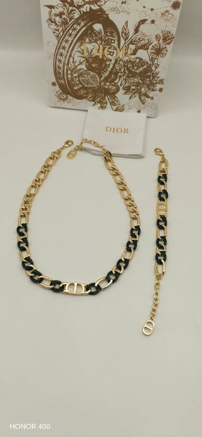 Dior

145 dhs🇦🇪🇦🇪

Zain122
♥️♥️♥️