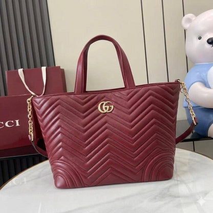 GUCCI GG Marmont
Chevron Quilted Leather
Totebag with Leather Chain belt
Gold Hardware
NO BOX
Size: 28 cm

100 dhs✅

Zain239
♥️♥️♥️