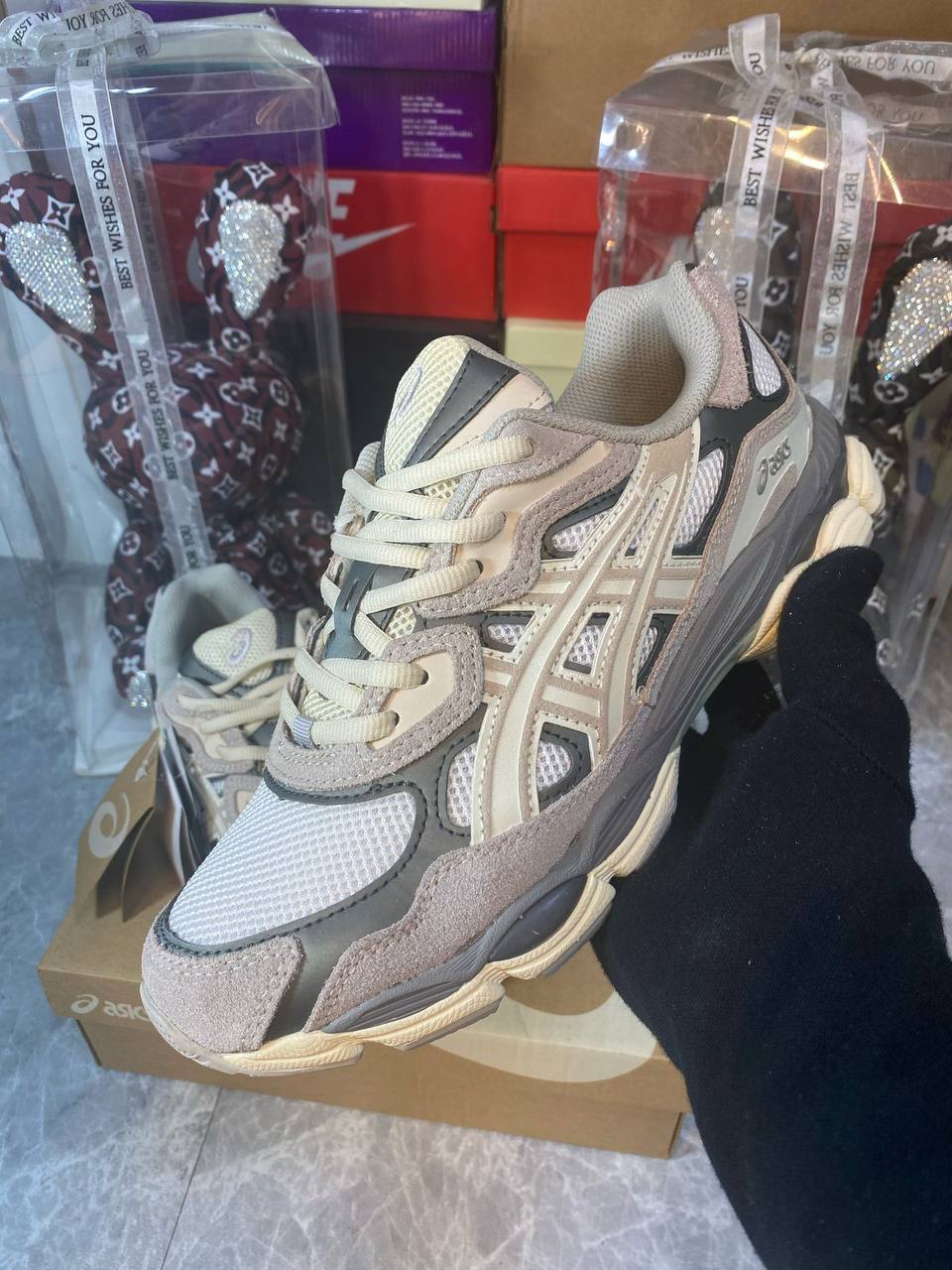 Asics Gel NYC 'Cream Oyster Grey'🩶
Size 36-45 AVAILABLE 🤩
220 dhs🪙💕

Zain242
♥️♥️♥️