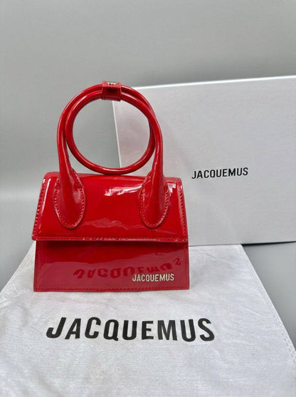 Jacquemus
High quality 
With box 
110 dhs🇦🇪🇦🇪

Zain136
♥️♥️♥️