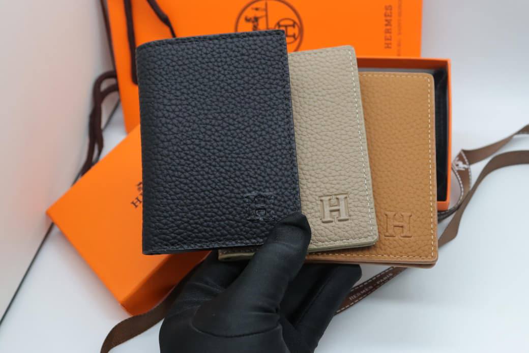 Hermes Wallet 
Good Quality
With Box And Bag 
🎁🎁🎁

65 dhs💓

Zain33
♥️♥️♥️