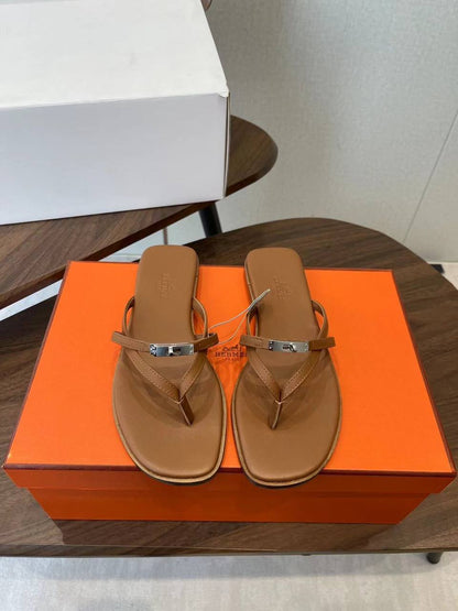 Hermes ❤️
*High quality*❤️
*size: 36 to 42*❤️
350 dhs✅

Zain119
♥️♥️♥️