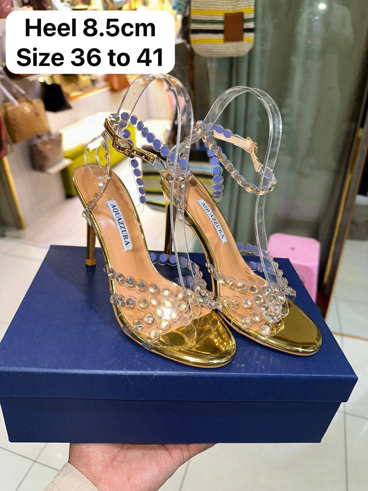 Aquazzura

Size 36 to 41

120 dhs💓

Zain103
❣️❣️❣️