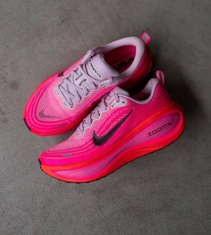 Nike Vomero Plus
Hyper Pink Bright Crimson，
size 36-42 ，

250 dhs✅

Zain18
♥️♥️♥️