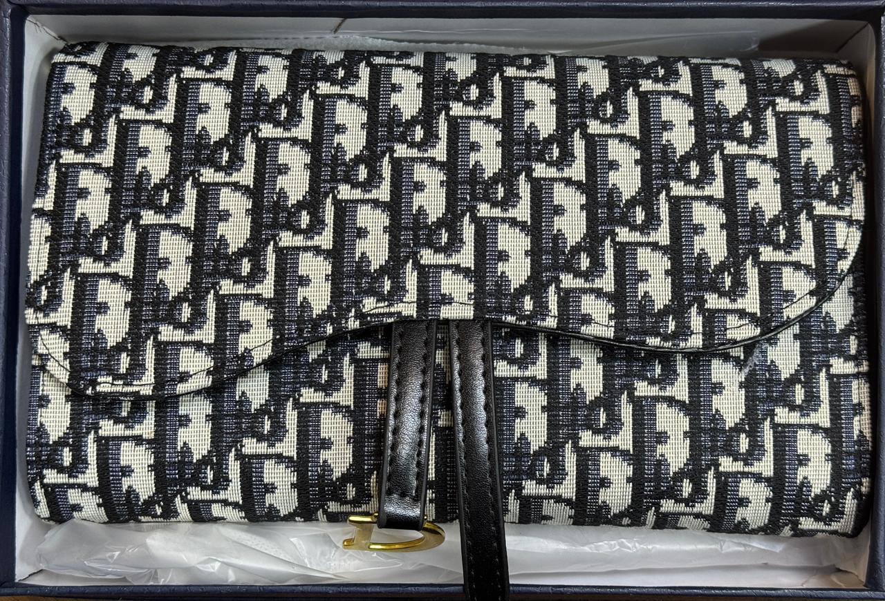 Bags

75 dhs🪙🌨️

With Box
🎁🎁🎁

Zain50
♥️♥️♥️