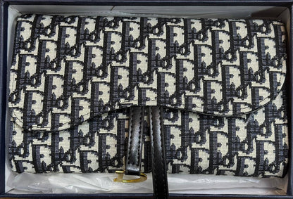 Bags

75 dhs🪙🌨️

With Box
🎁🎁🎁

Zain50
♥️♥️♥️