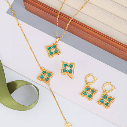 Roberto Coin SET 
Necklace Bracelet Earrings Ring 
170 dhs🪙💕 

Dhs With Box And Paper Bag
🎁🎁🎁

Zain89
♥️♥️♥️