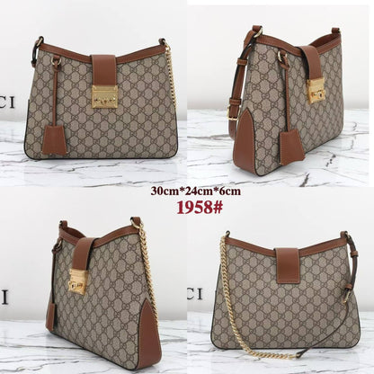 GUCCI 
NEW CAME 
GOOD QUALITY
 WITH BOX 🎁🎁🎁

110 dhs✅

Zain295
♥️♥️♥️